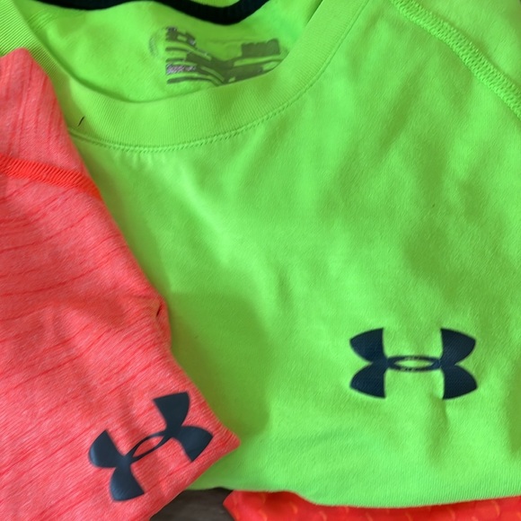 3 size large under armor shirts/excellent condition - Picture 4 of 5